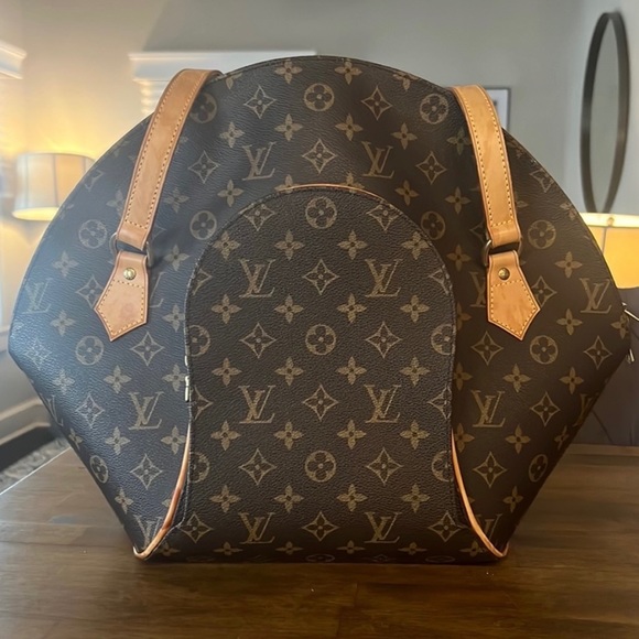 Authentic Louis Vuitton - Picture 3 of 10